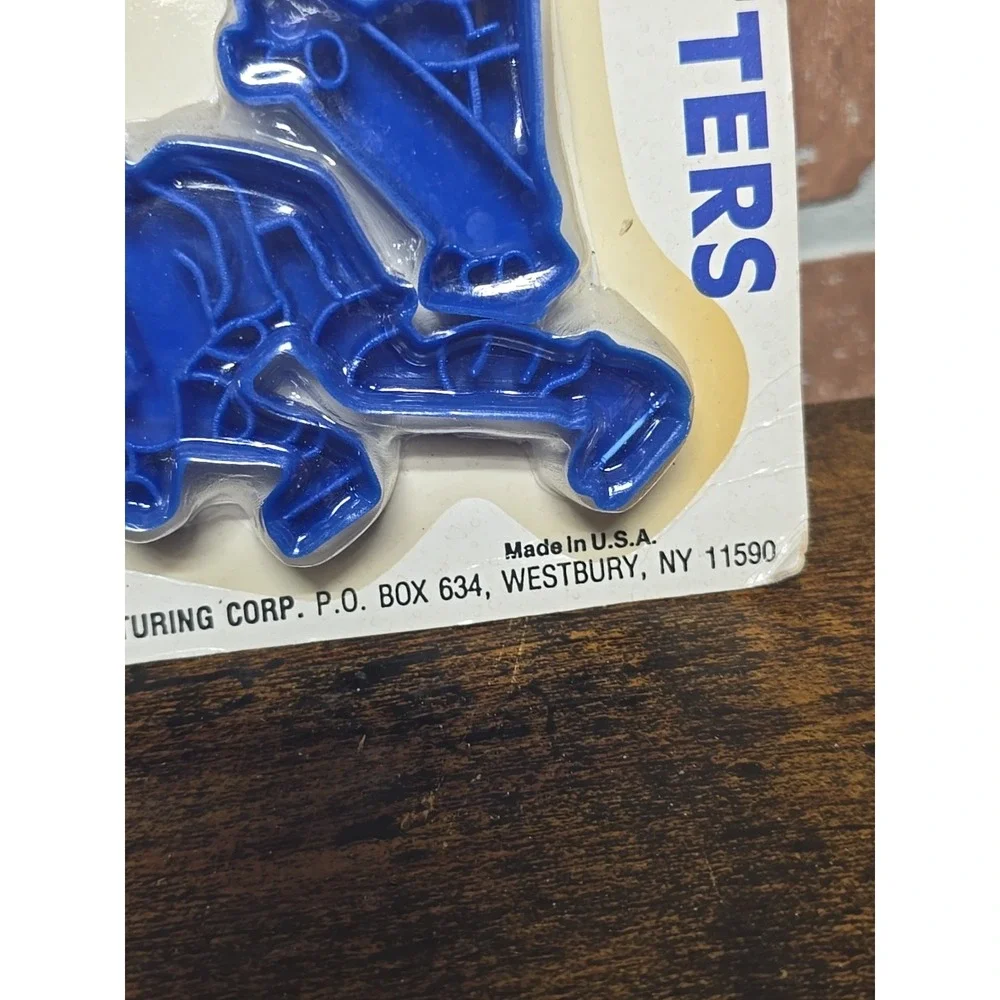 Vintage 1989 LK Manufacturing Cookie Cutters Set Hockey Player New Sealed USA